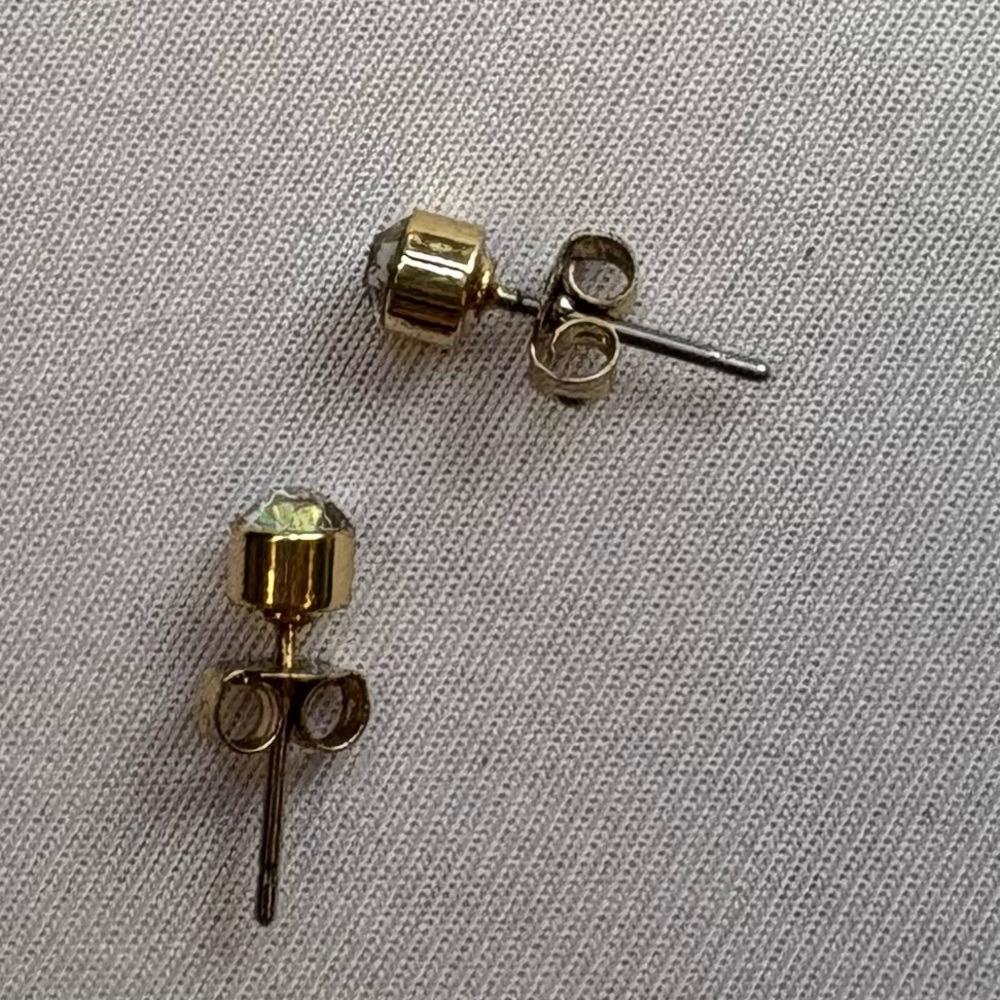 Gold Tone Bezel Set Cubic Zirconia Crystal Round Stud Earrings - Picture 5 of 6